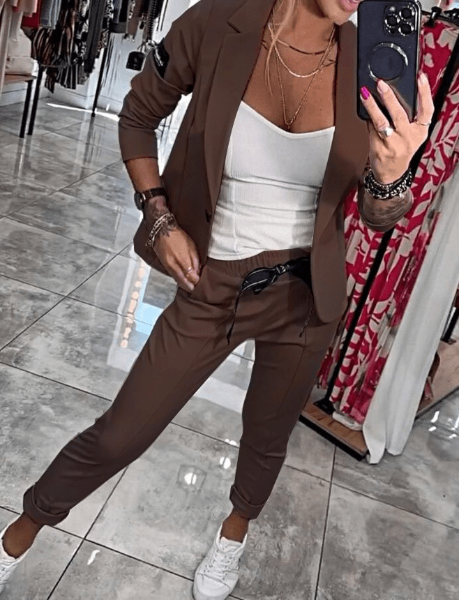 Stylish Two-Piece Blazer Set with Jogger Trousers for Women