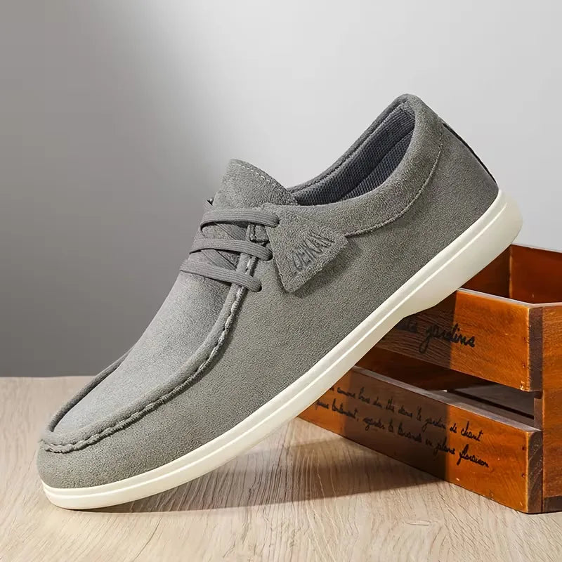 Low sneakers with slip-on design