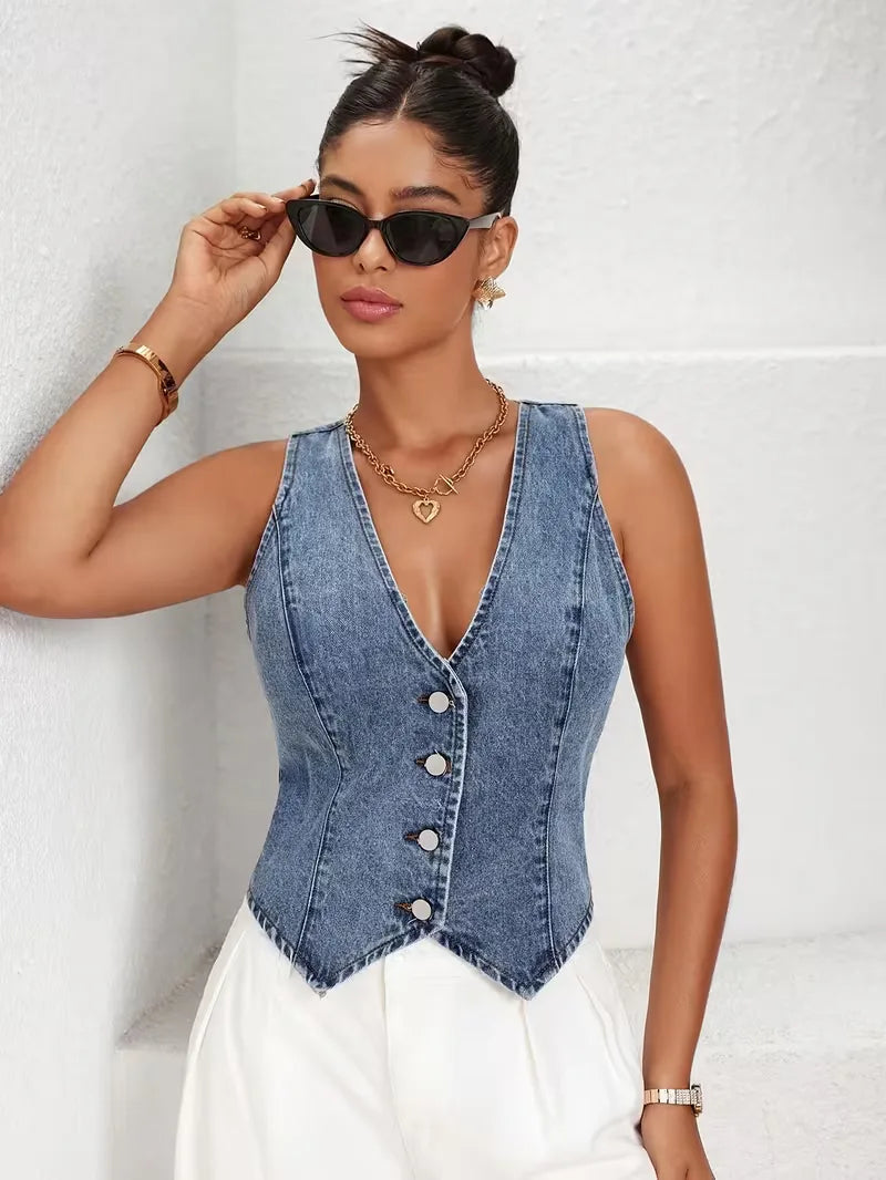 Gilet with V-neck and pointed hem