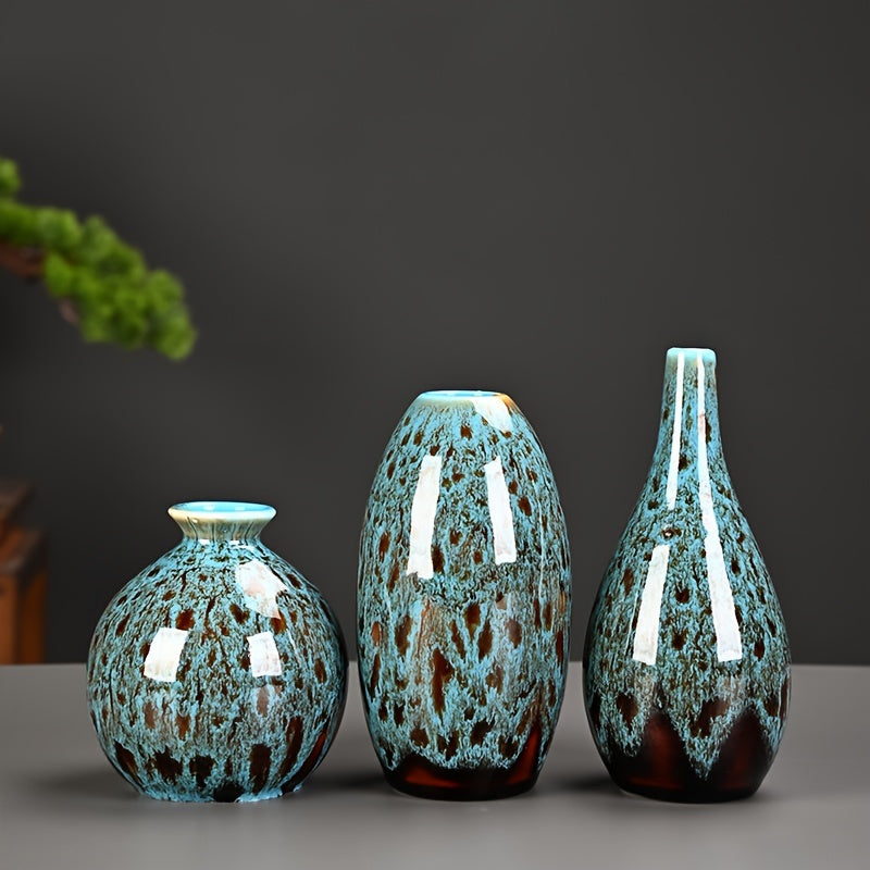 Set di tre mini vasi in ceramica con finitura smaltata blu