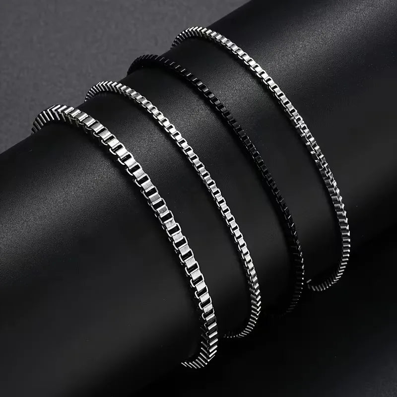 Ensemble de quatre bracelets minimalistes