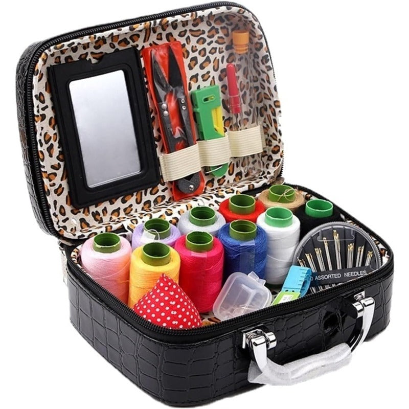 Kit de costura portátil completo en estuche de piel sintética de lujo – Compacto y práctico