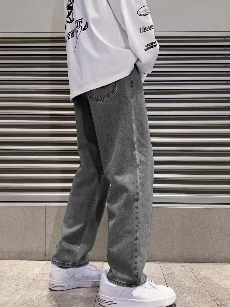 Loose fit jeans with wide leg