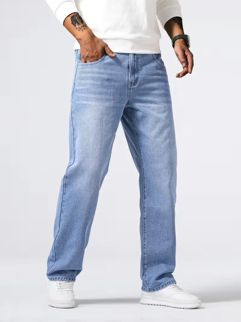 Loose fit jeans with five pockets