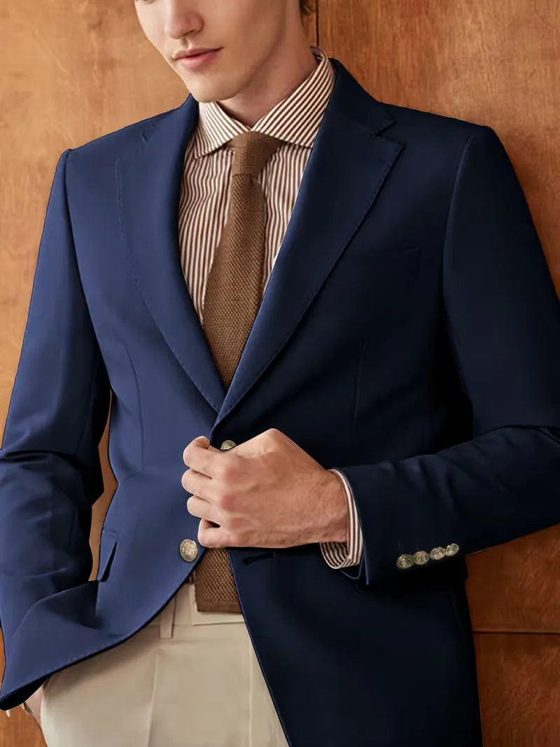 Blazer slim avec boutons dorés