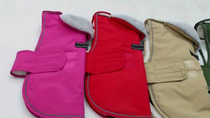 Cappotto per cani con fodera calda, adatto a diverse razze e ideale per l'inverno