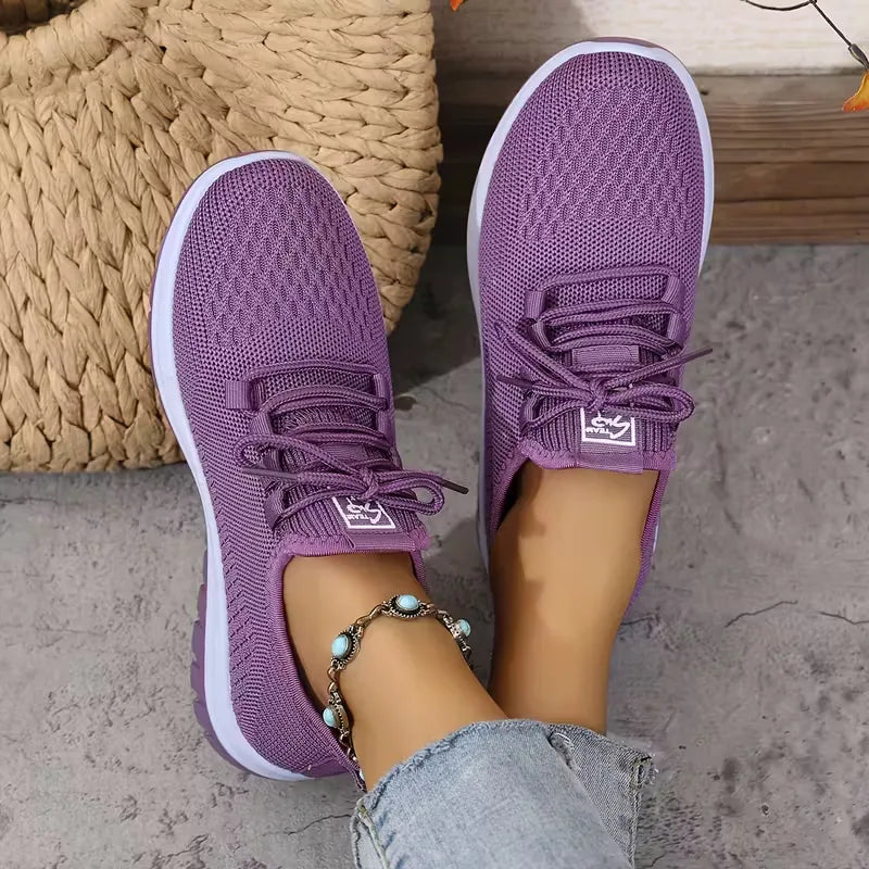 Low-top sneaker with breathable mesh