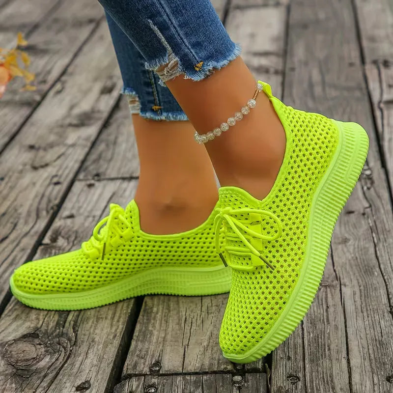 Low sneakers with woven design