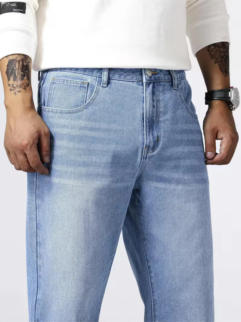 Loose fit jeans with five pockets