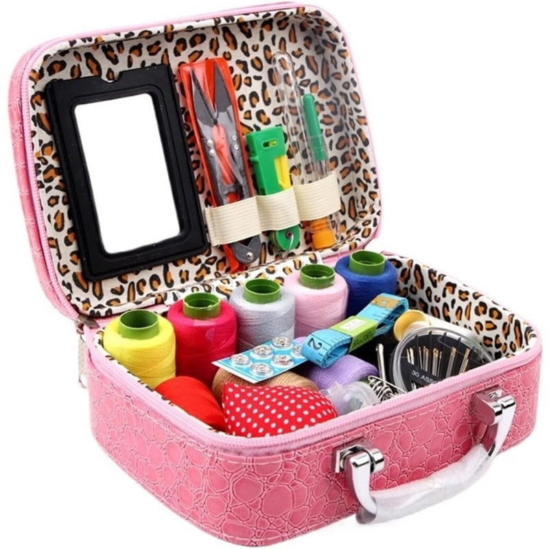 Kit de costura portátil completo en estuche de piel sintética de lujo – Compacto y práctico