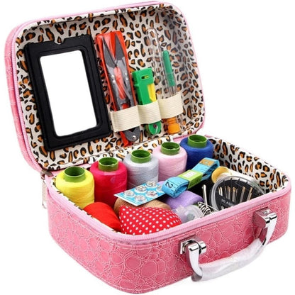 Kit de costura portátil completo en estuche de piel sintética de lujo – Compacto y práctico
