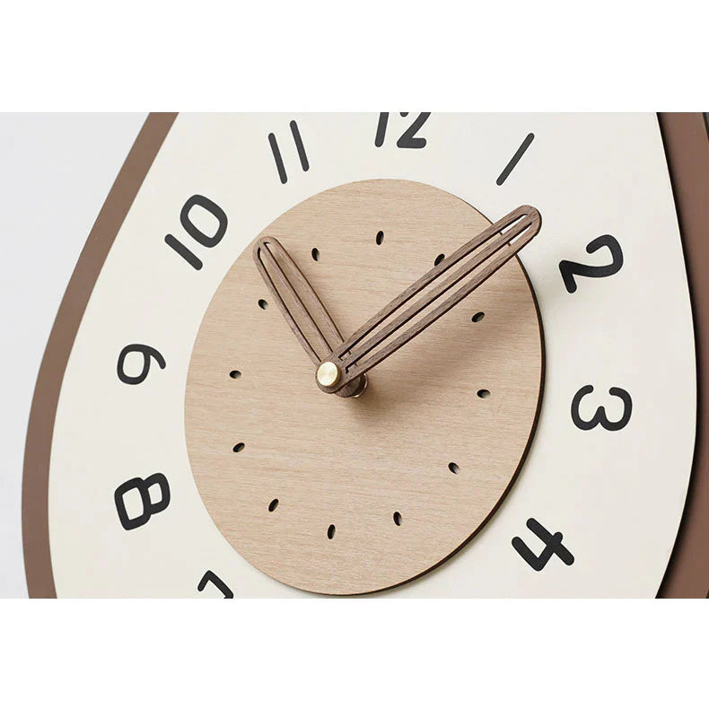 Reloj de pared mecedor con forma de gato de madera color crema - Elegancia moderna y silenciosa