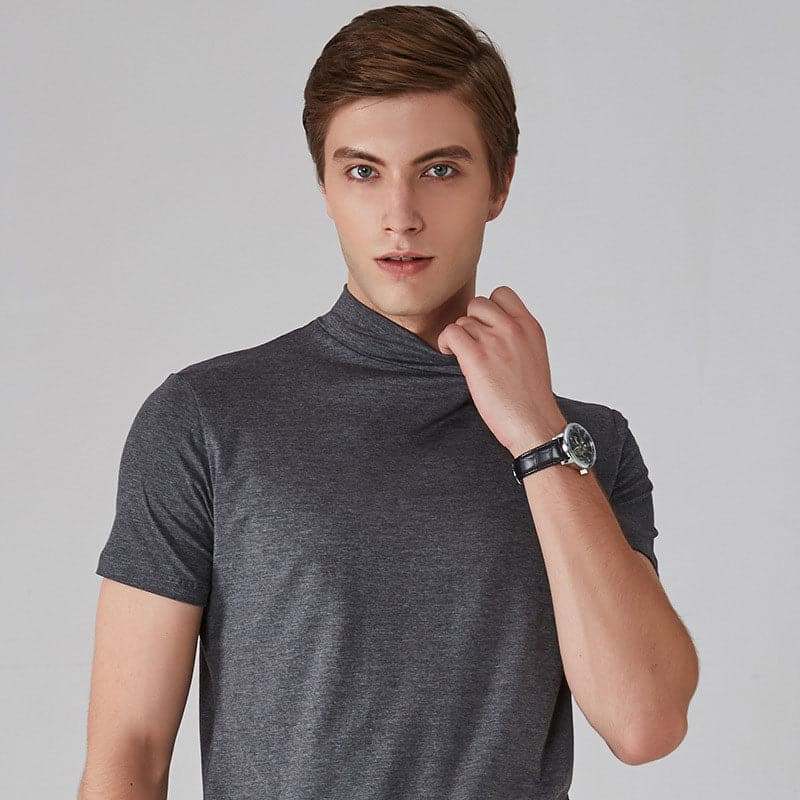 Herren-T-Shirt in Slim Fit mit hohem Kragen und modernem Schnitt