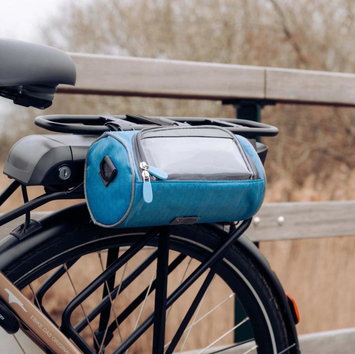 Praktická taška na bicykel na riadidlá s držiakom na smartfón a vodoodolným materiálom