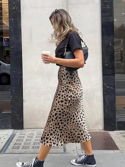 Jupe en satin avec imprimé léopard