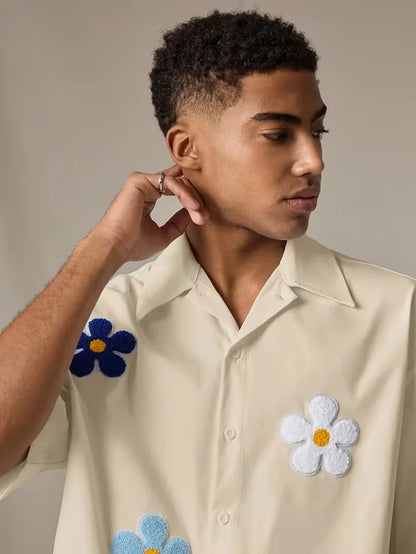 Chemise à manches courtes avec fleurs