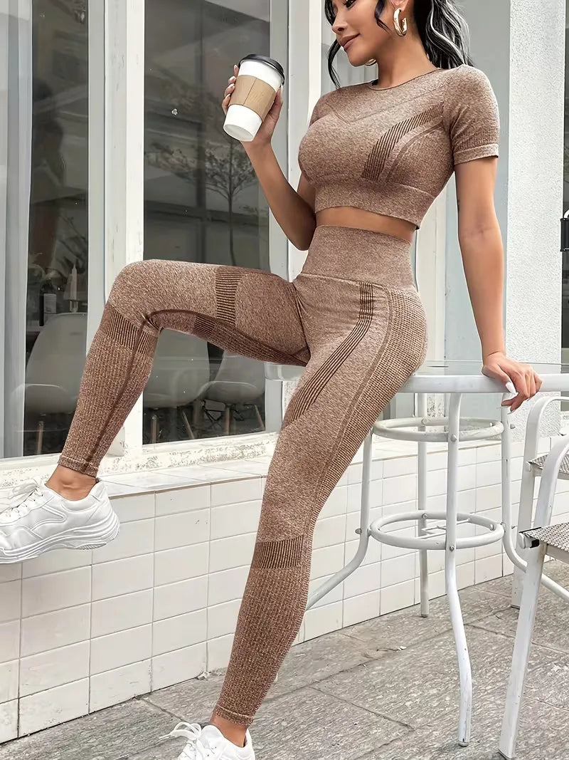 Ensemble deux pièces avec crop top