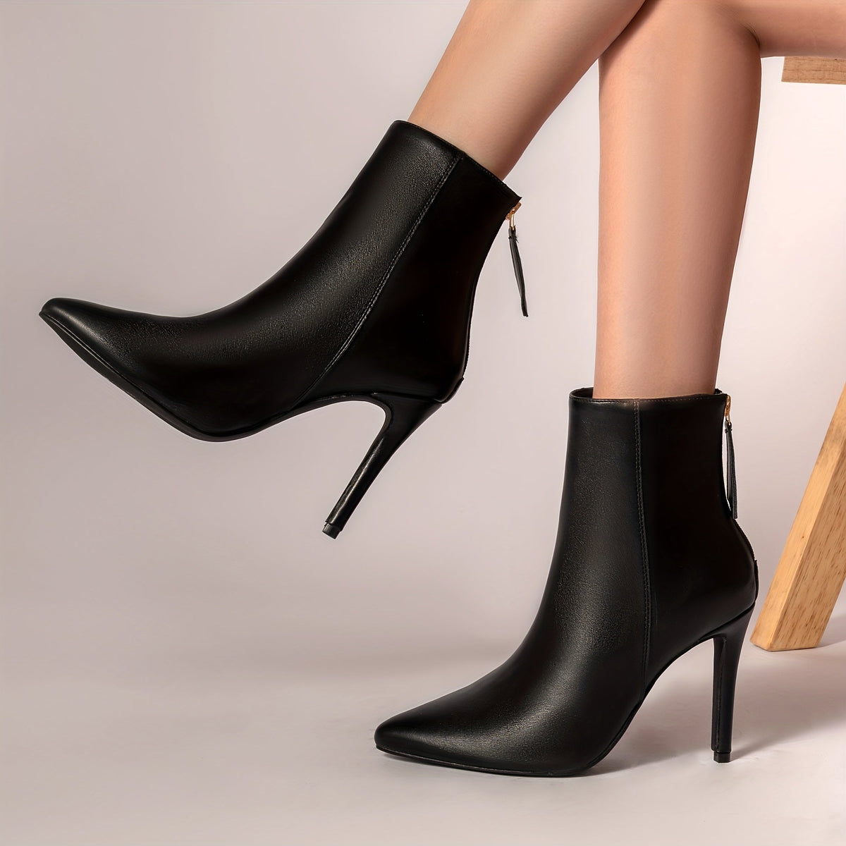 Karlijn - Elegant ankle boots in western style with stiletto heel