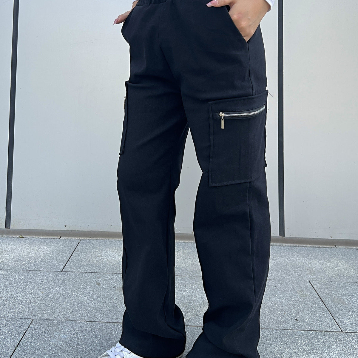 Comfortable Cargo Trousers for Women with Elastic Waist