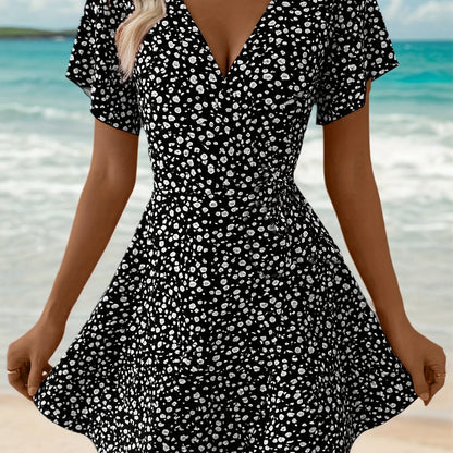 Leichtes Sommerkleid für Damen mit Blumenmuster und elegantem Wickeldesign