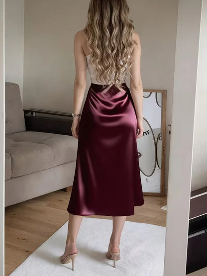 Jupe en satin avec fente haute