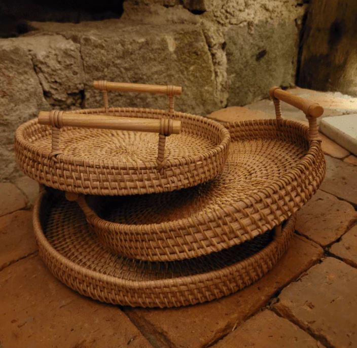 Ručna pletena plitica za pohranu od ratana - drvena ručka - elegantna organizacija