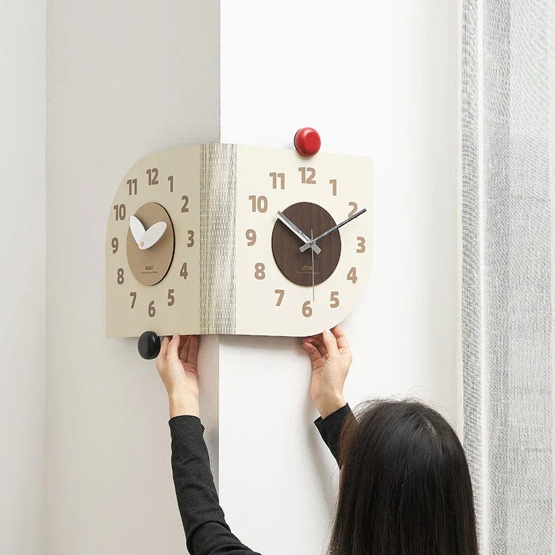 Reloj de pared de esquina de madera de doble cara - Diseño de nogal - Único y elegante