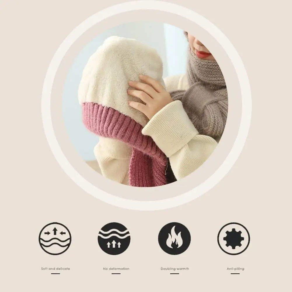 Knitted Winter Hat with Integrated Scarf – 2-in-1 Design