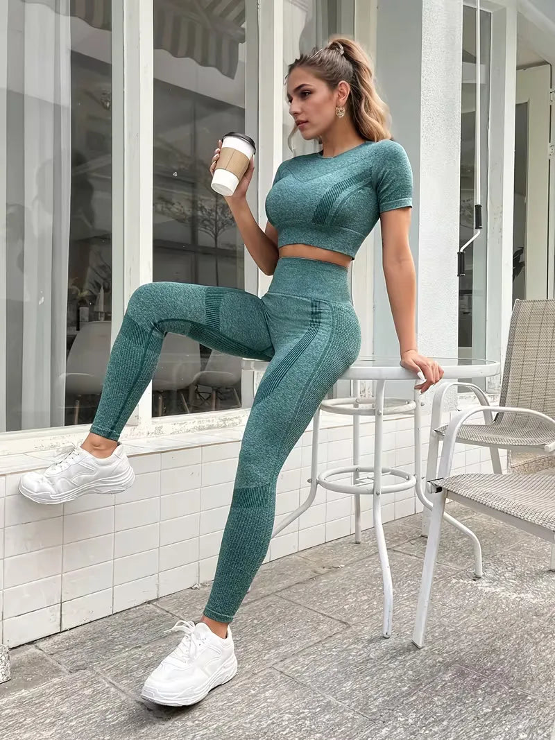 Ensemble deux pièces avec crop top