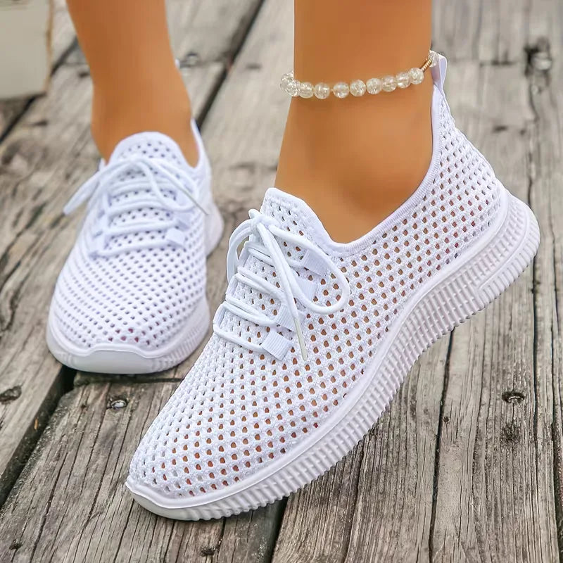 Low sneakers with woven design