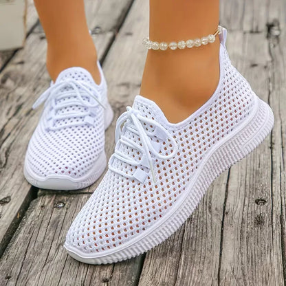 Low sneakers with woven design