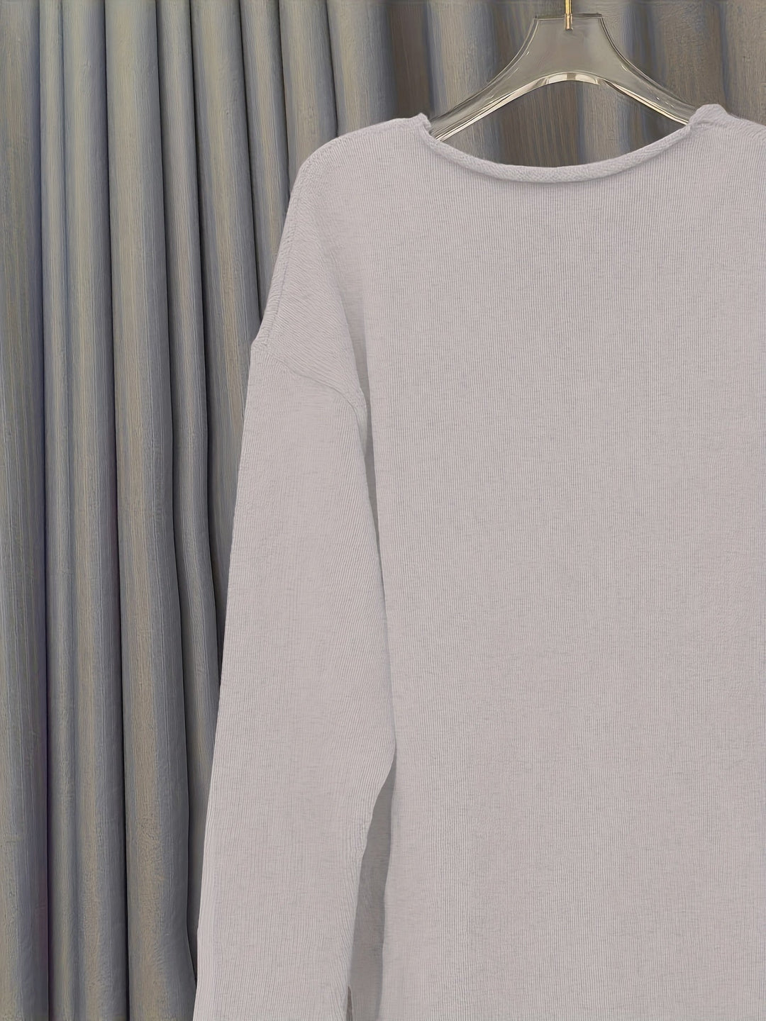 Xenia – Elegant Women's Pullover with V-Neck