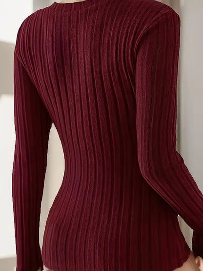 Long-sleeve with V-neck and ribbed texture
