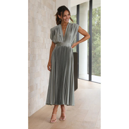 Ilse - Refined Pleated Midi Dress with V-Neck