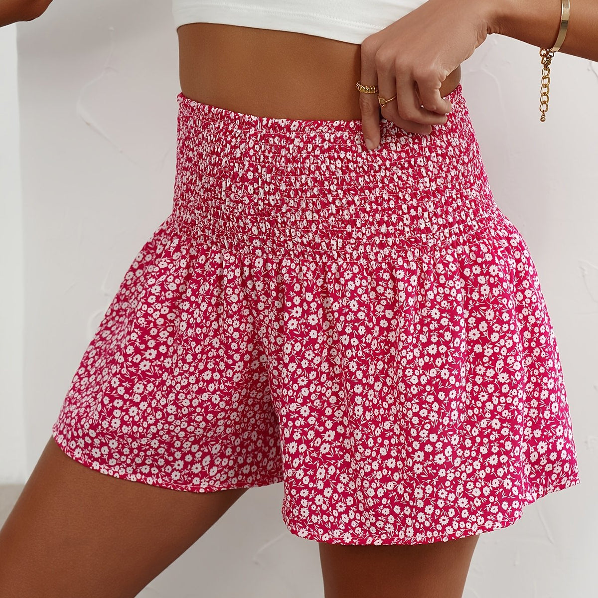 Leichte Damenshorts für den Sommer mit Blumenmuster und bequemem elastischem Bund