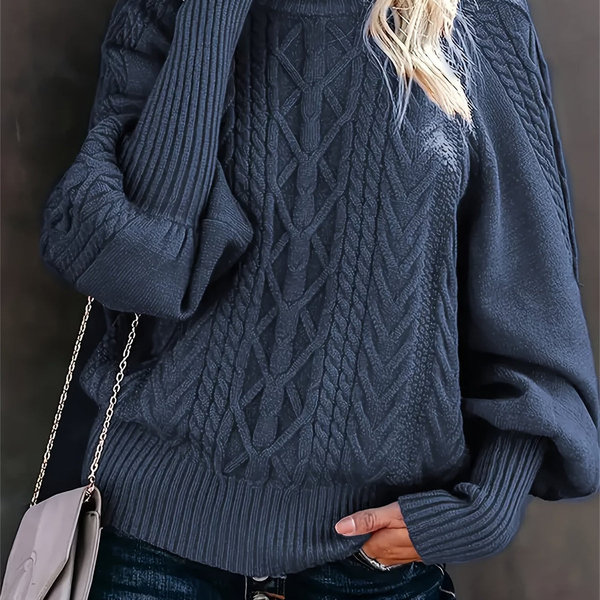 Pullover elegante da donna in maglia con collo alto – comodo