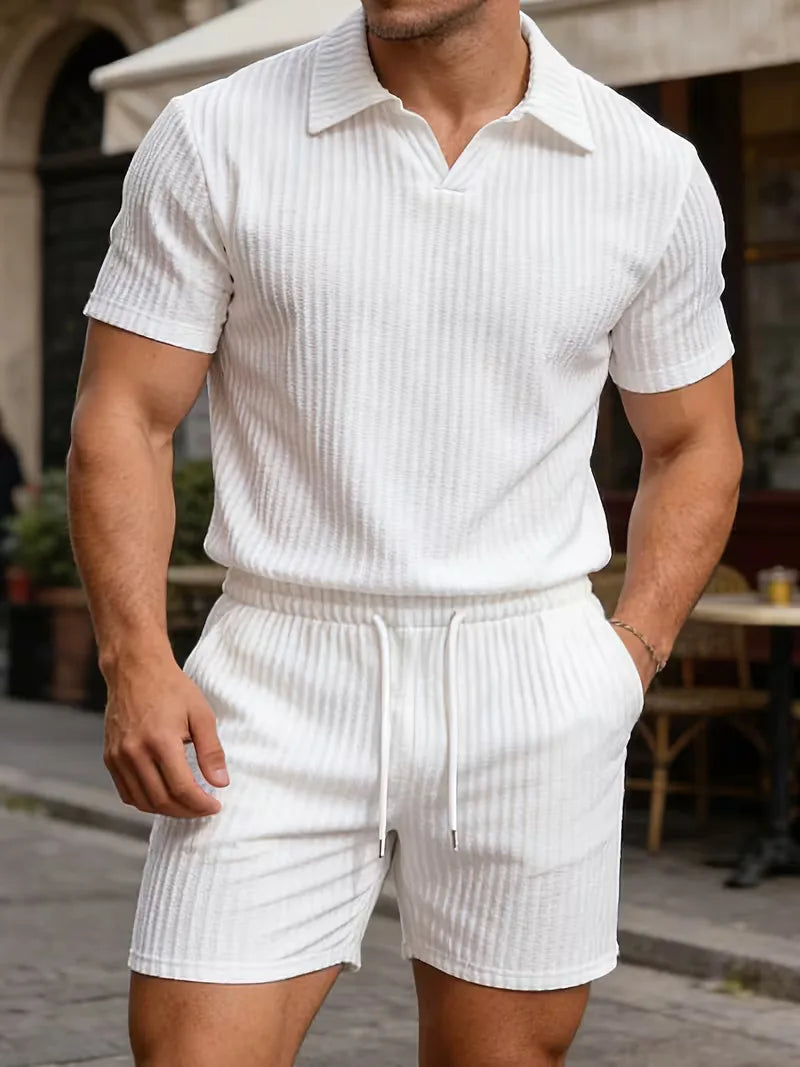 Ensemble de vêtements d'été avec polo