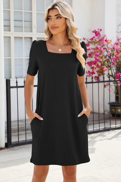 Dress with Short Sleeves, Pockets and Square Neck - Julissa