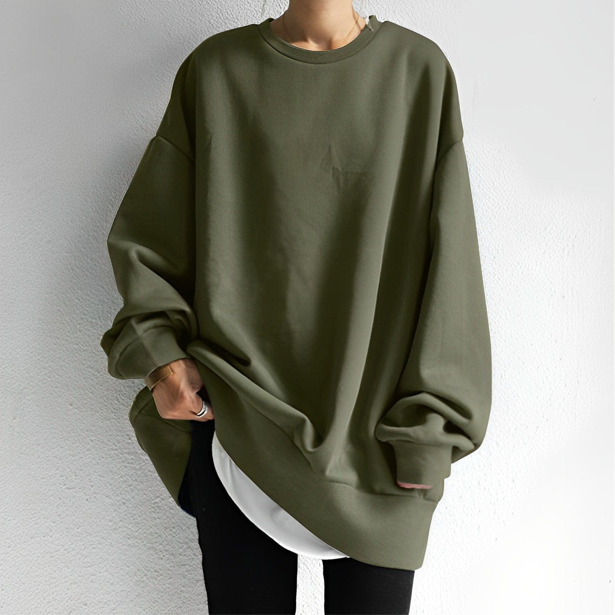 Γυναικείο oversized φούτερ με στρογγυλή λαιμόκοψη και μακριά μανίκια