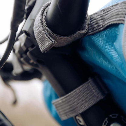 Praktická taška na bicykel na riadidlá s držiakom na smartfón a vodoodolným materiálom
