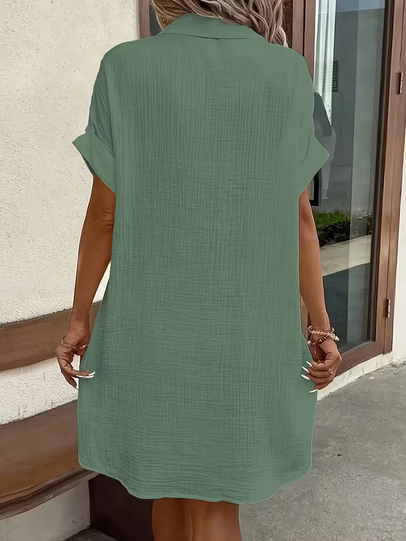 Robe chemise avec col en V et manches courtes