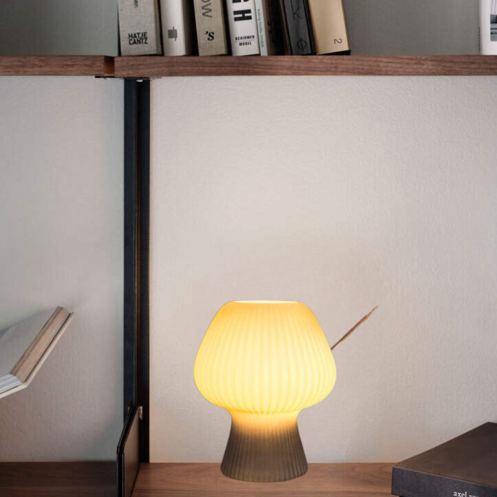 Lampada da tavolo dal design vintage