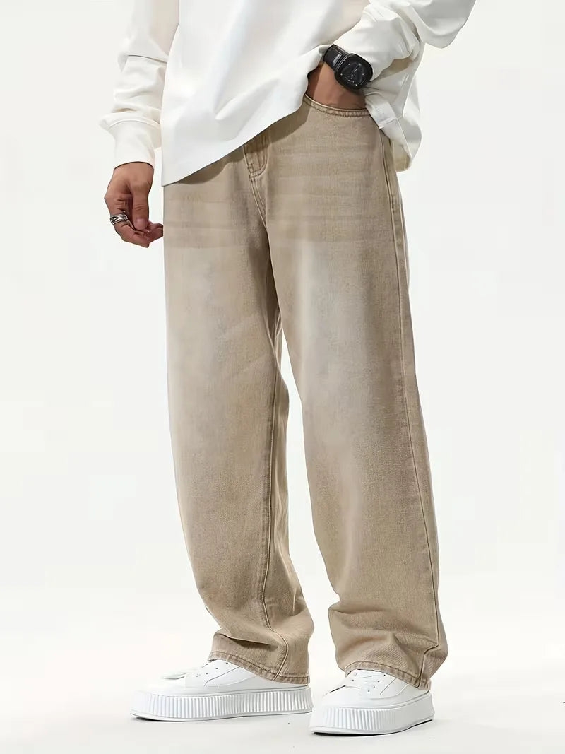 Loose fit jeans with wide leg