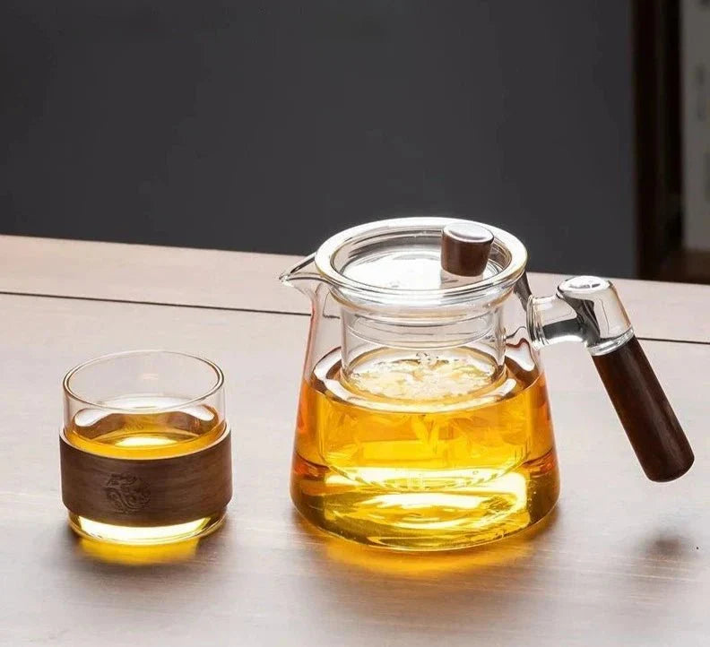Lasinen teekannu siivilällä - 600 ml - puinen kahva - täydellinen teen ystäville
