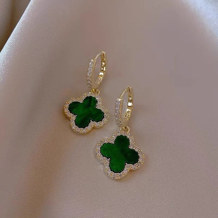 Lucky Clover Leaf Earrings – Elegant and Timeless