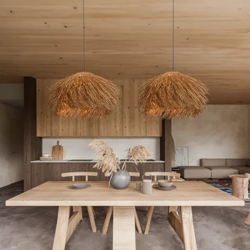 Lámpara colgante de ratán hecha a mano para crear un ambiente cálido y natural en casa