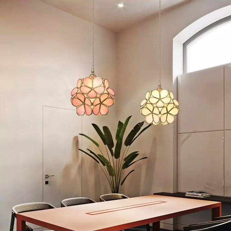 Candeeiro de teto elegante em forma de flor para uma luz acolhedora