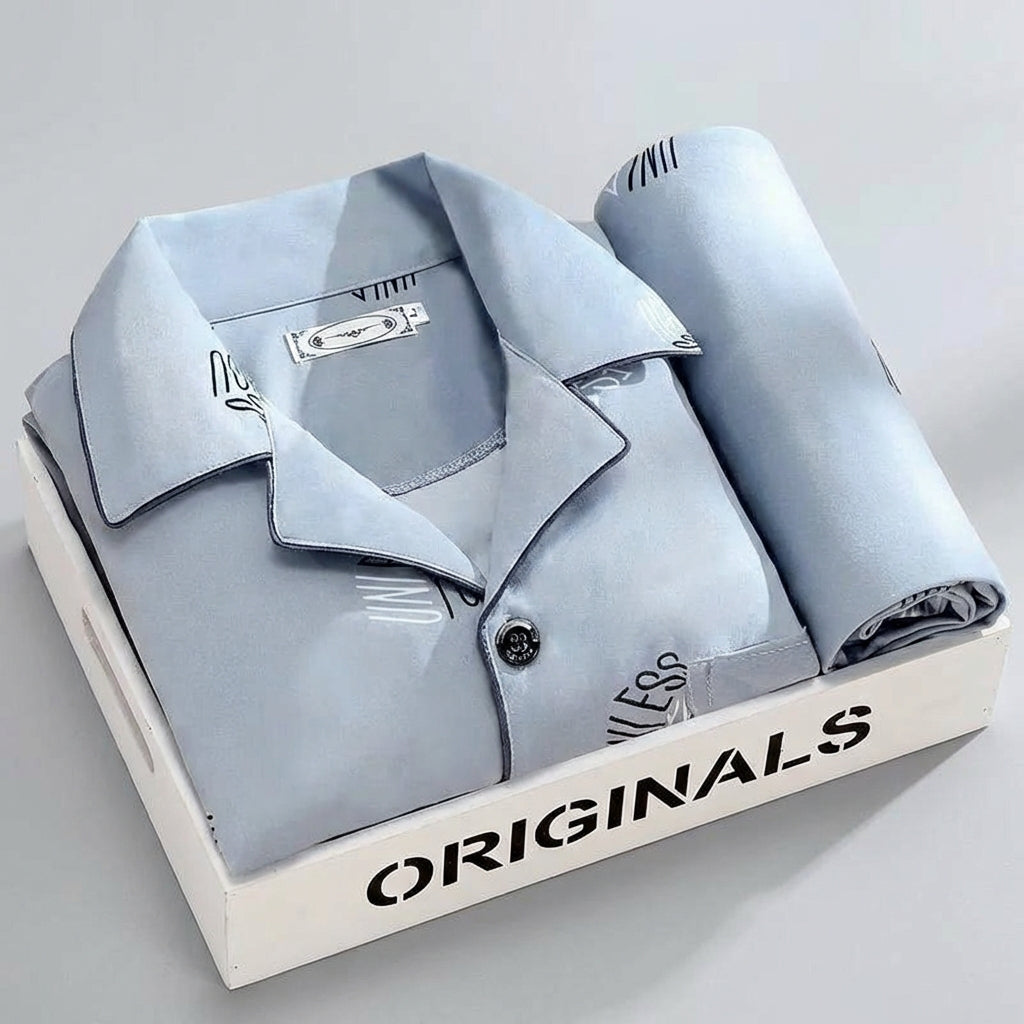 Pyjama set with shirt and button closure