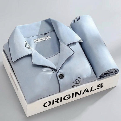 Pyjama set with shirt and button closure