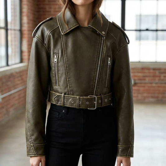 Chaqueta corta de cuero para mujer con cinturón